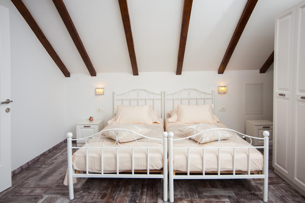 Luxury Villa Kate - In Lucice Bay With Turquoise Sea, Amazing Seaviews, And Heated Pool Milna  Esterno foto
