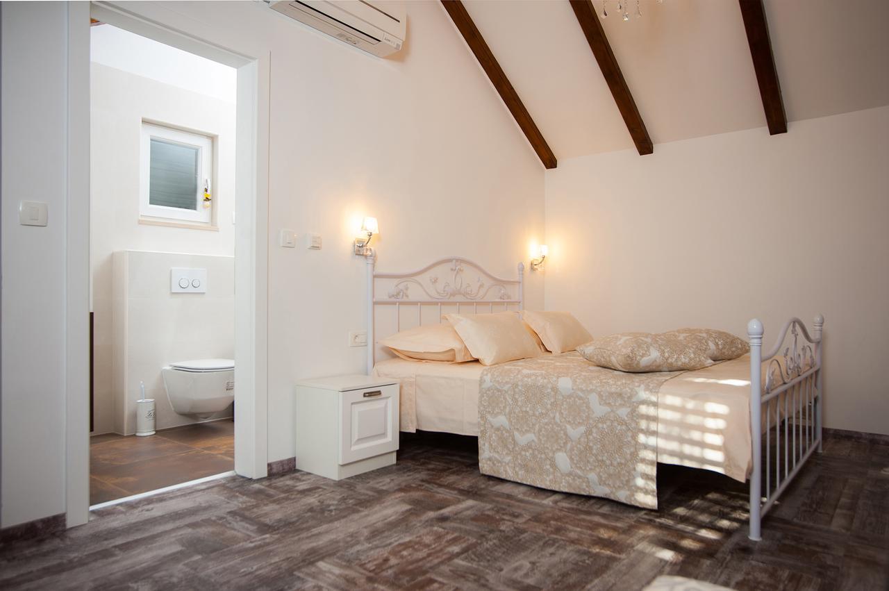 Luxury Villa Kate - In Lucice Bay With Turquoise Sea, Amazing Seaviews, And Heated Pool Milna  Esterno foto