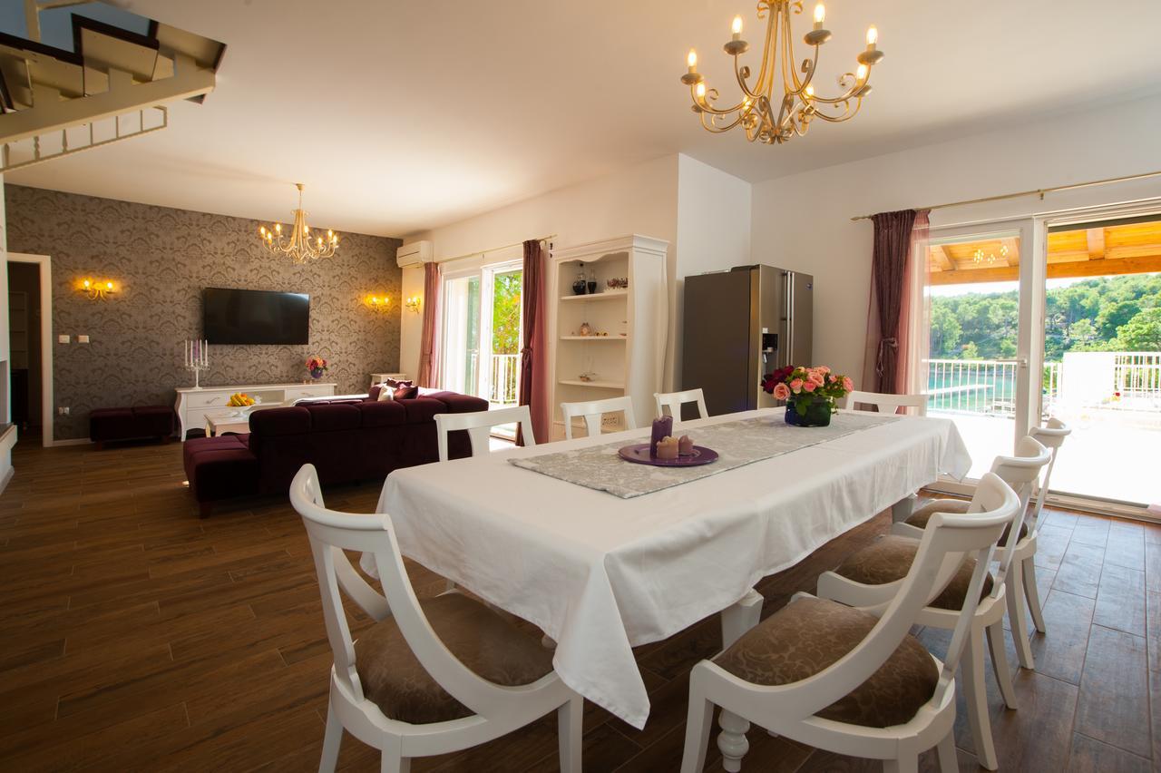 Luxury Villa Kate - In Lucice Bay With Turquoise Sea, Amazing Seaviews, And Heated Pool Milna  Esterno foto