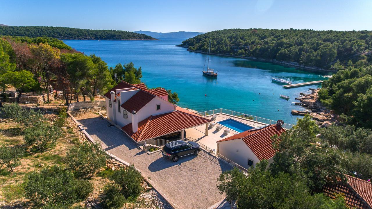 Luxury Villa Kate - In Lucice Bay With Turquoise Sea, Amazing Seaviews, And Heated Pool Milna  Esterno foto