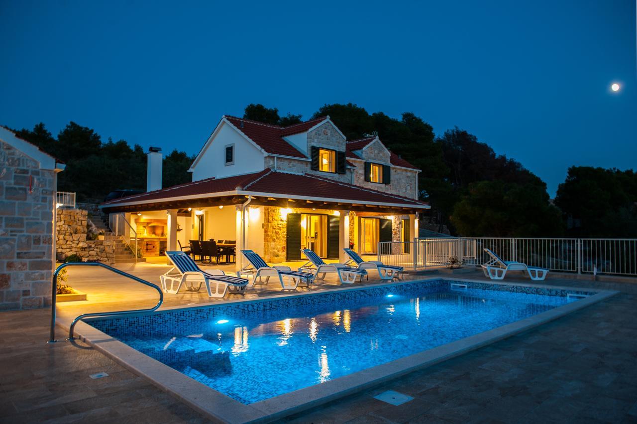 Luxury Villa Kate - In Lucice Bay With Turquoise Sea, Amazing Seaviews, And Heated Pool Milna  Esterno foto
