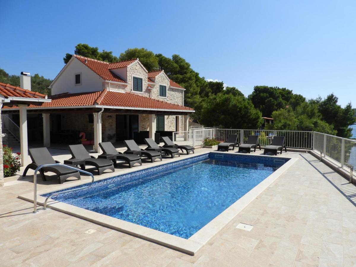 Luxury Villa Kate - In Lucice Bay With Turquoise Sea, Amazing Seaviews, And Heated Pool Milna  Esterno foto